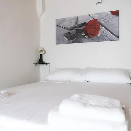 Viani Guest house *